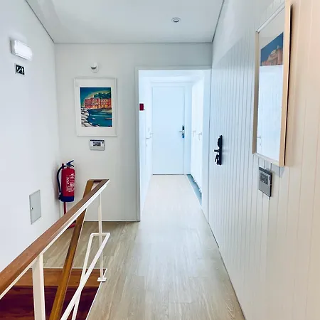 Partenope And Hostel