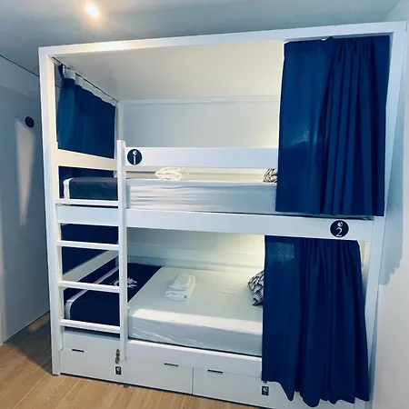 Partenope And * Angra do Heroísmo