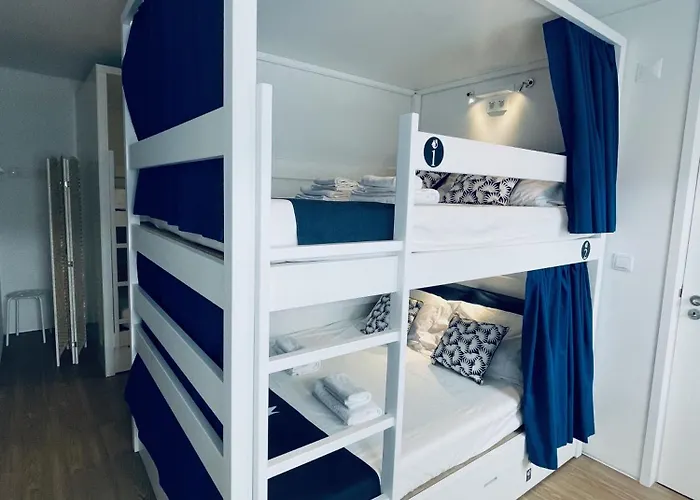 Hostel Partenope And *