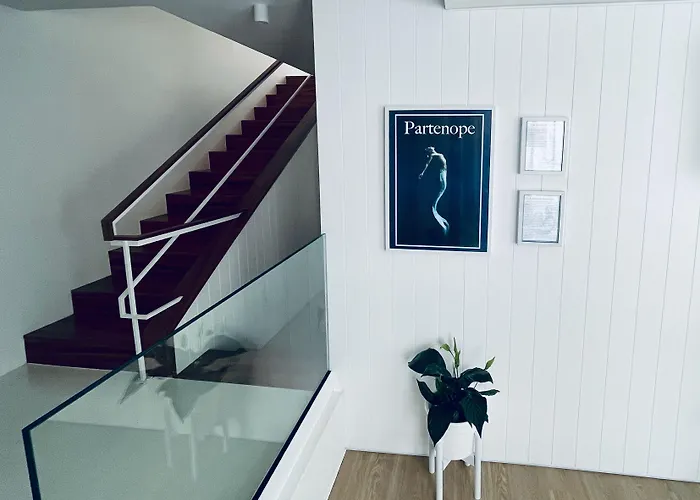 Partenope And Hostel *