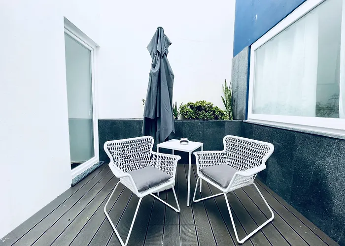 Partenope And * Angra do Heroísmo