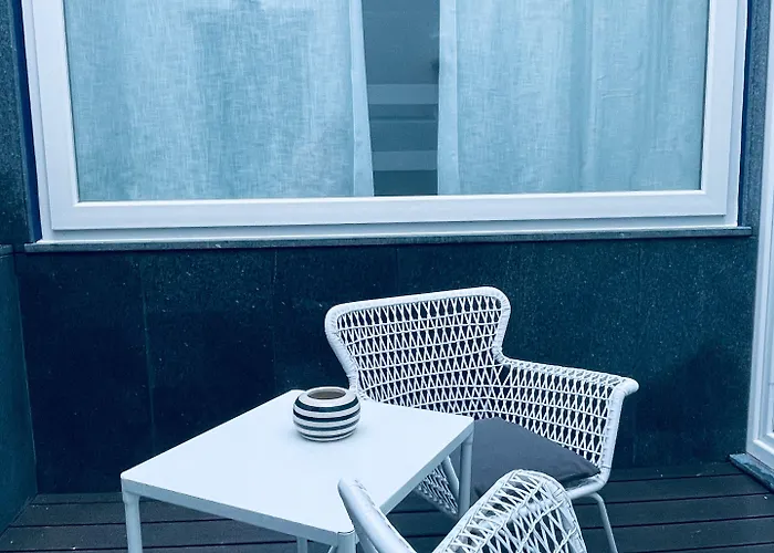 Partenope And Hostel